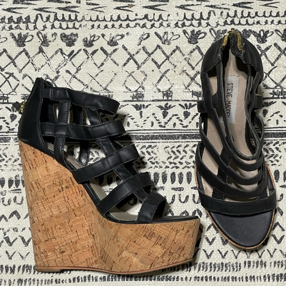 Steve Madden black and cork wedges